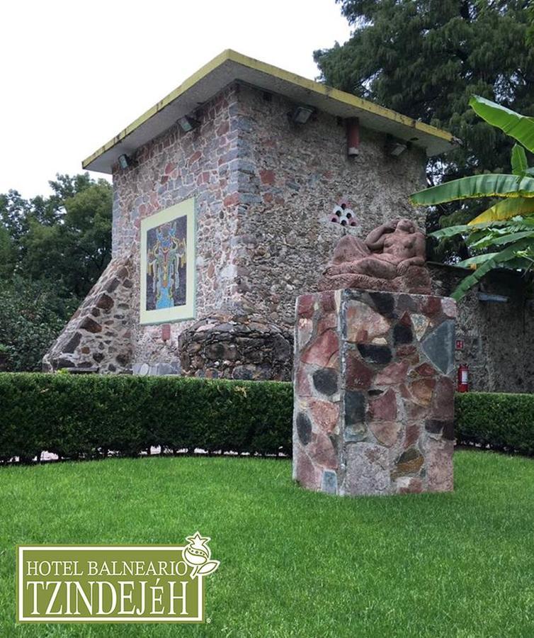 Hotel Balneario Tzindejeh Tasquillo Exterior photo